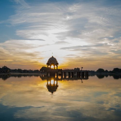 stock-photo-gadsisar-sagar-lake-jaisalmer-rajasthan-sunrise-gadsisar-sagar-lake